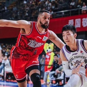 轻松玩游戏-CBA第一奇葩大队！绝杀广东后遭29分溃败：杜锋这下恐怕看懵了？